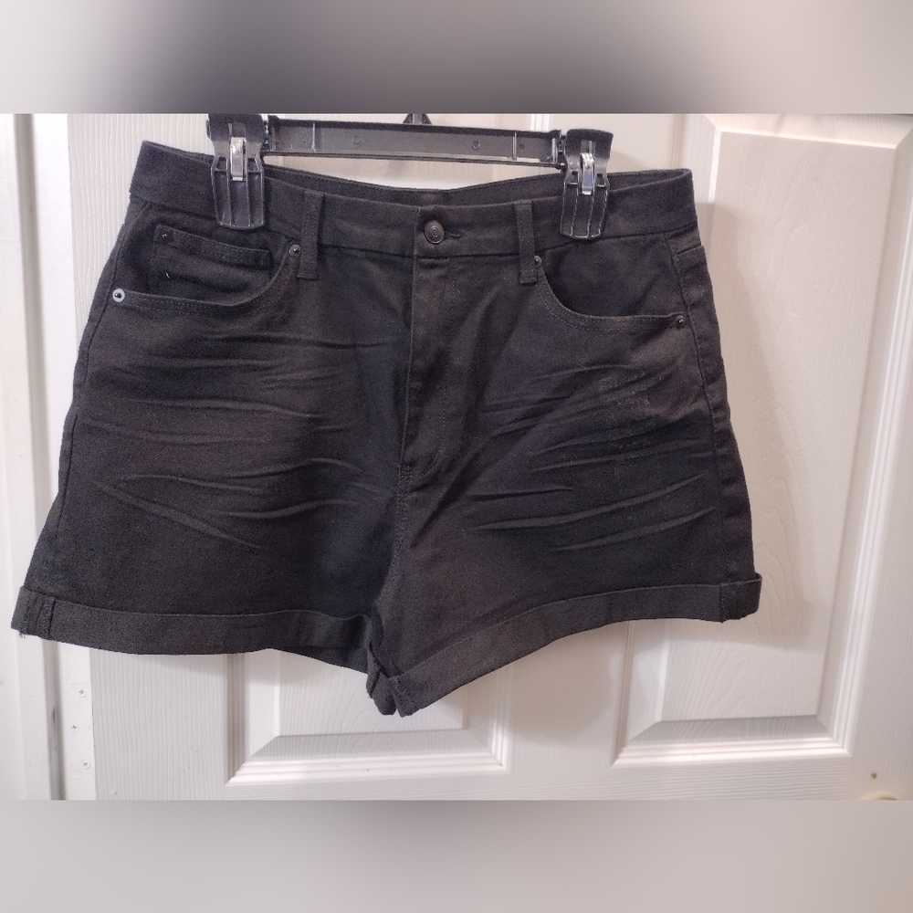 Cute black shorts
